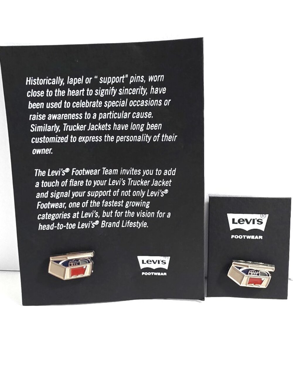 Levi’s Footwear Promotional Shoe Box Lapel Pin With Cards (Lot of 2)